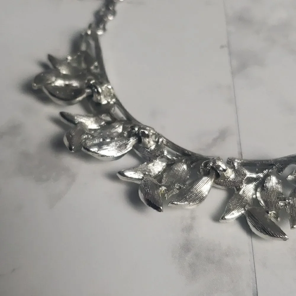 Vintage Silver Caro Textured Leaf Necklace‎